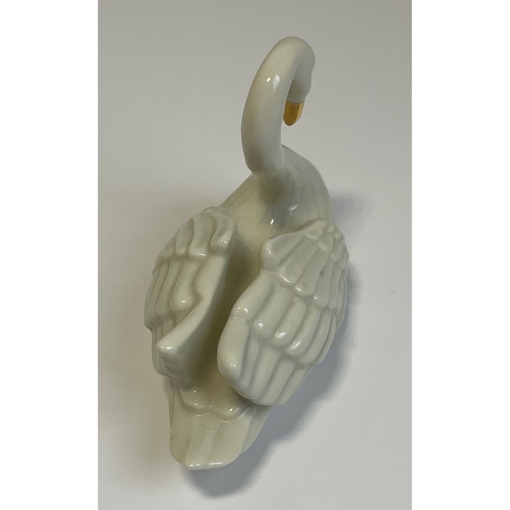 Lenox Fine Porcelain Swan Figurine Gold Trim Beak White wedding cake topper - Picture 4 of 8